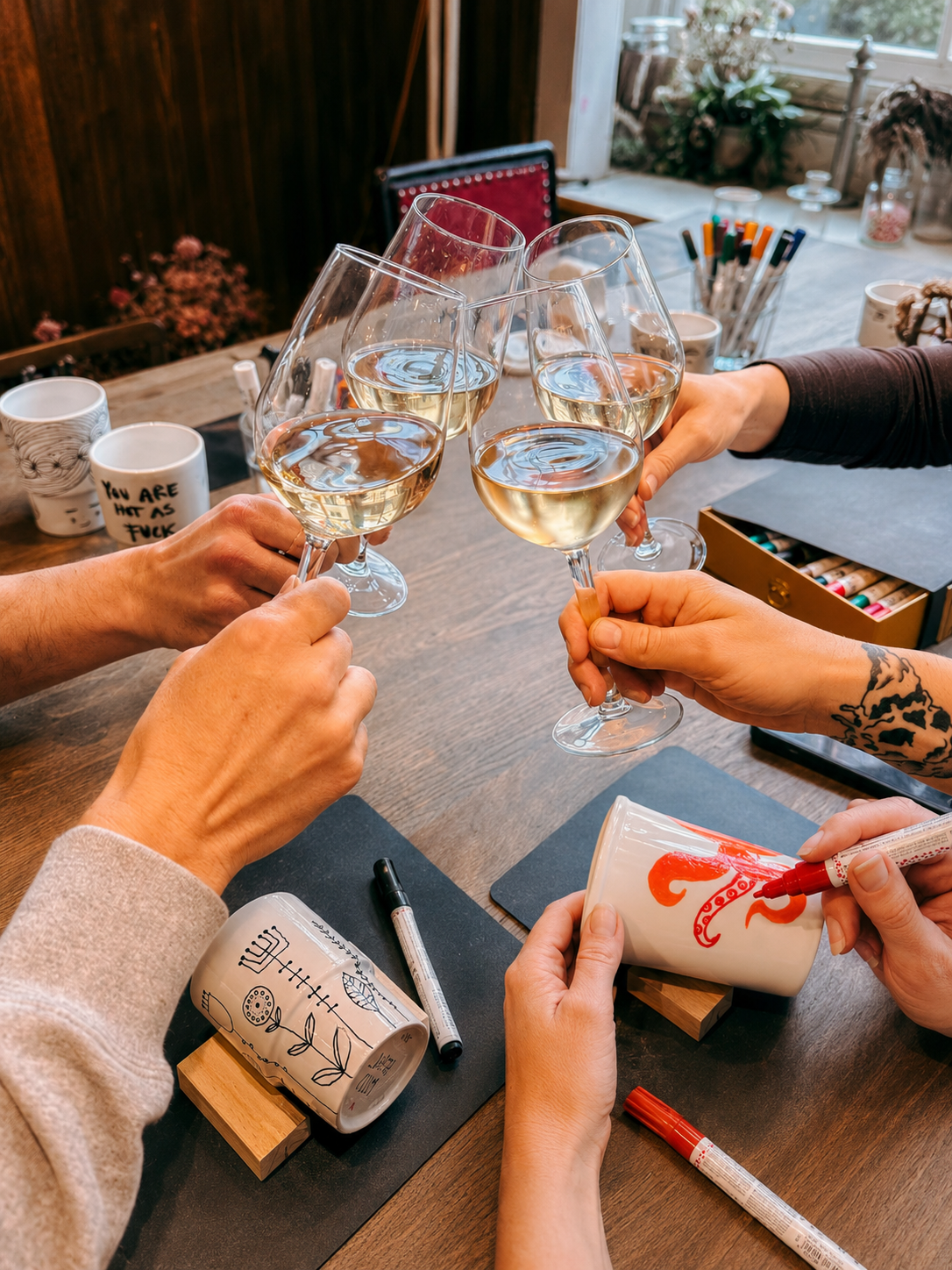 Wine & Design - Porzellan bemalen Workshop