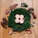 Weihnachtsdekoration Trend 2022 Weihnachtskranz Adventskranz Dekoration selber machen DIY Weihnachtsgesteck modern 